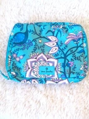 Vera Bradley Lighten Up Wipes Wristlet Pouch